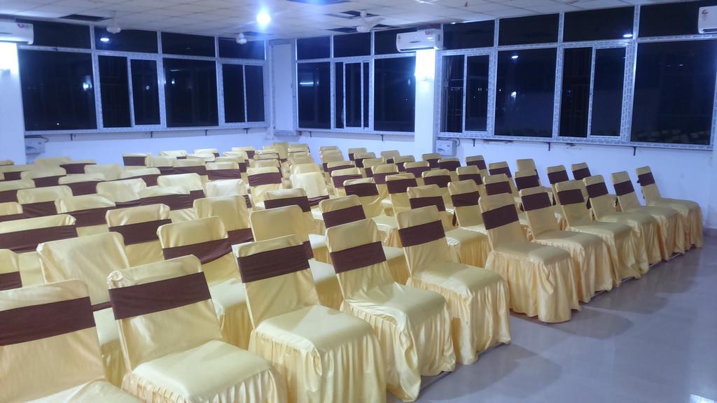 Hotel Parshuram Guwahati Zewnętrze zdjęcie