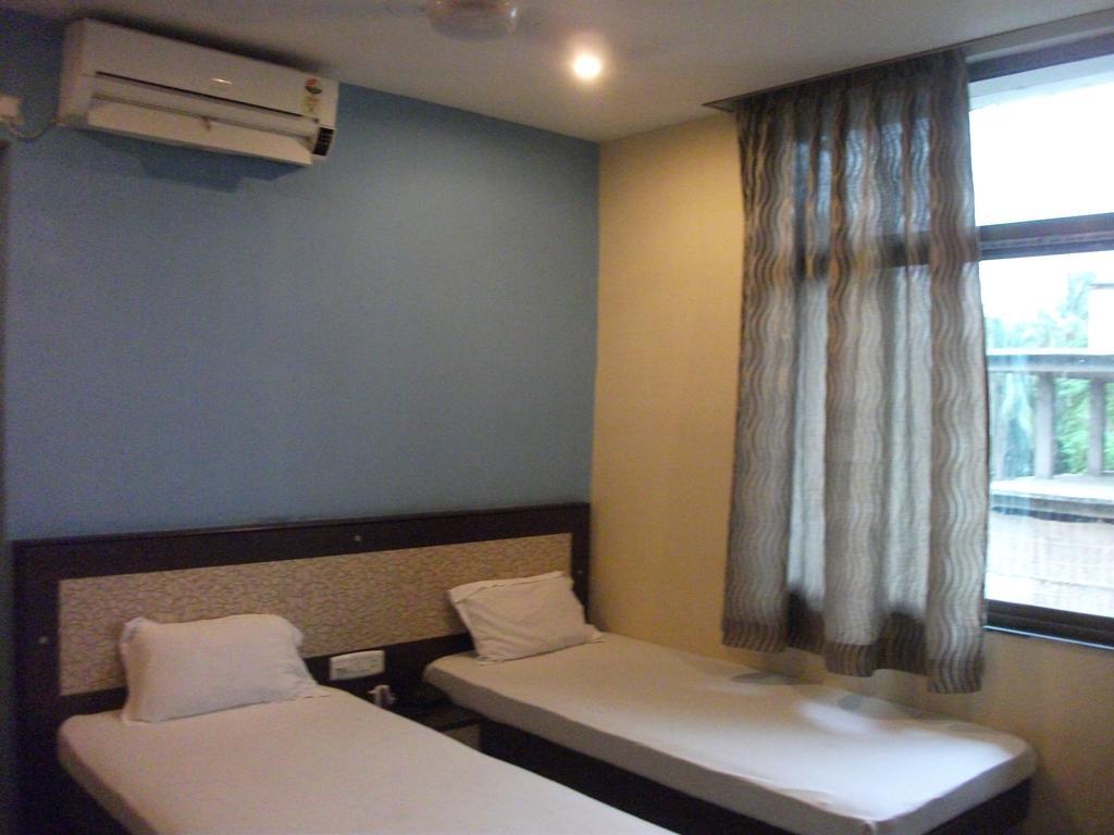 Hotel Parshuram Guwahati Zewnętrze zdjęcie