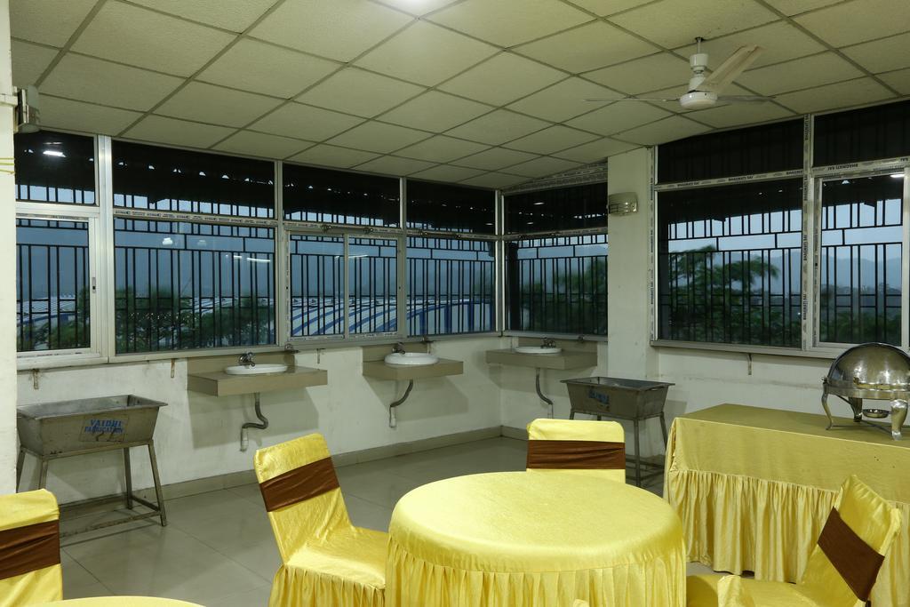 Hotel Parshuram Guwahati Zewnętrze zdjęcie
